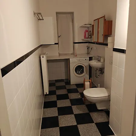 Privatunterkunft Stilvolles Altbauzimmer Mit Kingsize-bett *